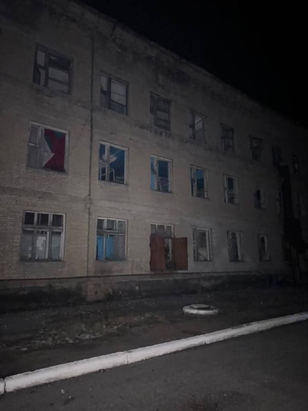 Разрушения в Новогродовке Донецкой области после ночного обстрела