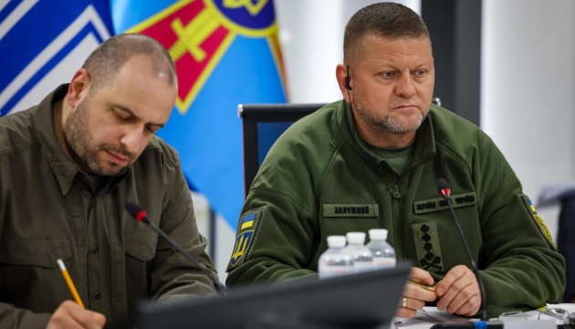 تحدث القائد العام للقوات المسلحة الأوكرانية زالوزني عن عمليات قوات الدفاع والوضع في ساحة المعركة في تنسيق رامشتاين