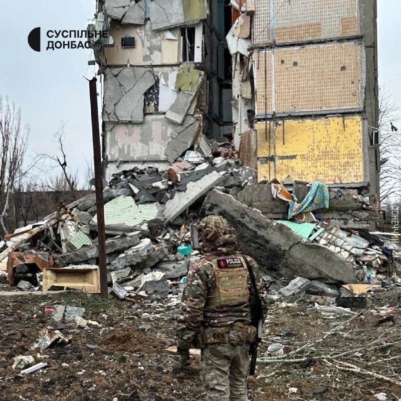 Російська авіація скинула бомбу на Торецьк, також артилерія обстріляла місто