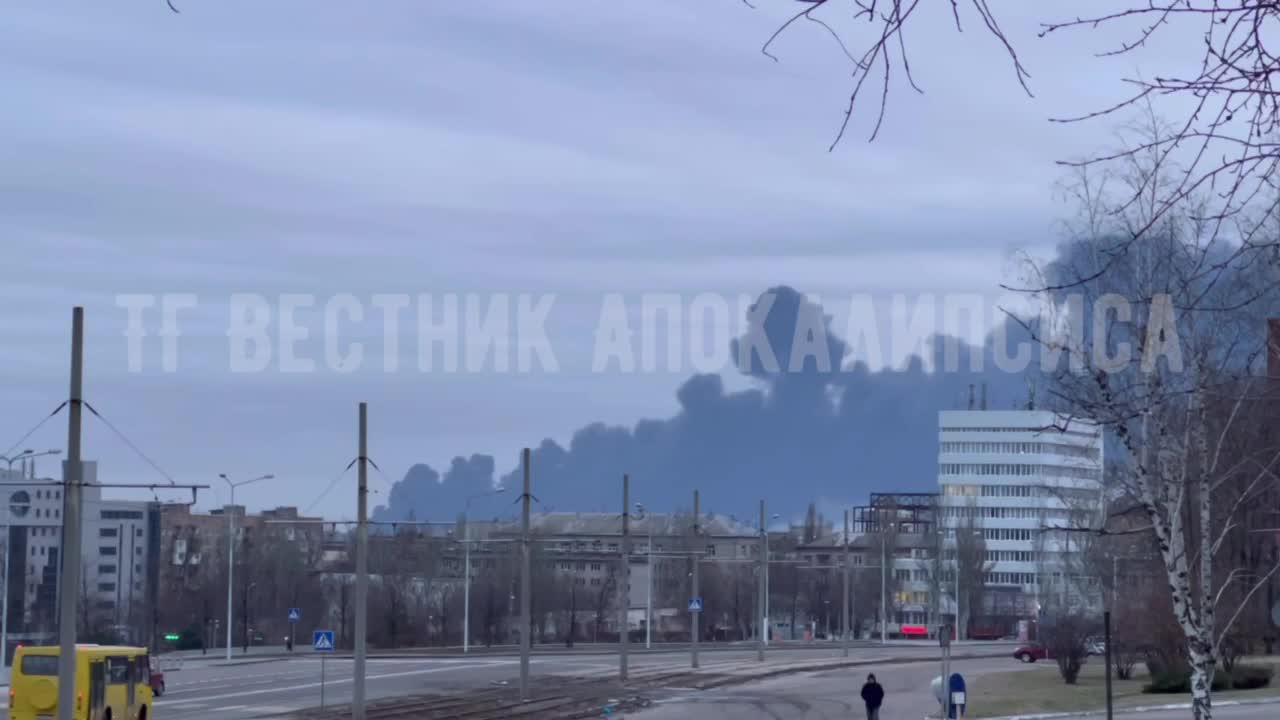 Ракетний удар по паливному складу в Будьонівському районі Донецька