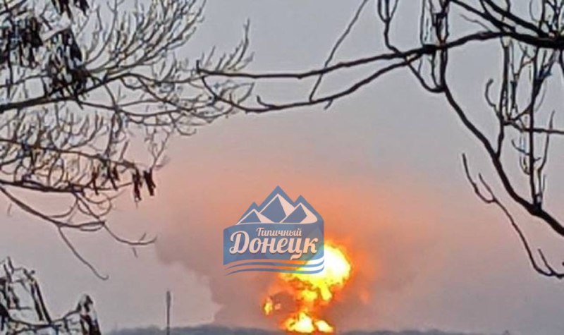 Explosiones e incendios en Makiivka tras un presunto ataque con misiles