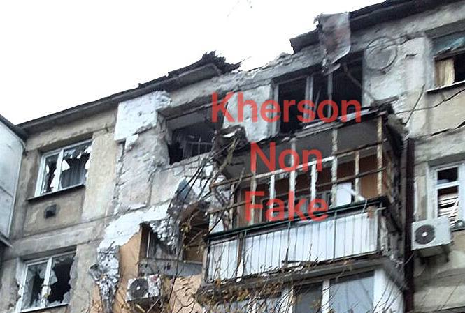 Rus ordusu Kherson'un Korabelny bölgesindeki bir evi bombaladı