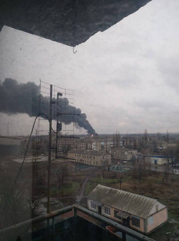 Пожар на нефтебазе в Илловайске