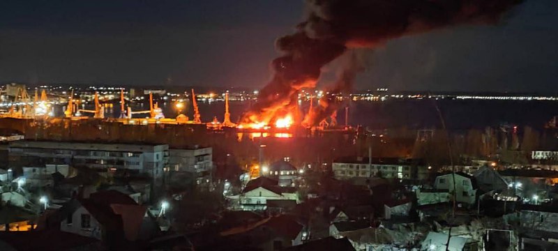 İşgal altındaki Feodosiya'da patlamalar ve ikincil patlamalar bildirildi