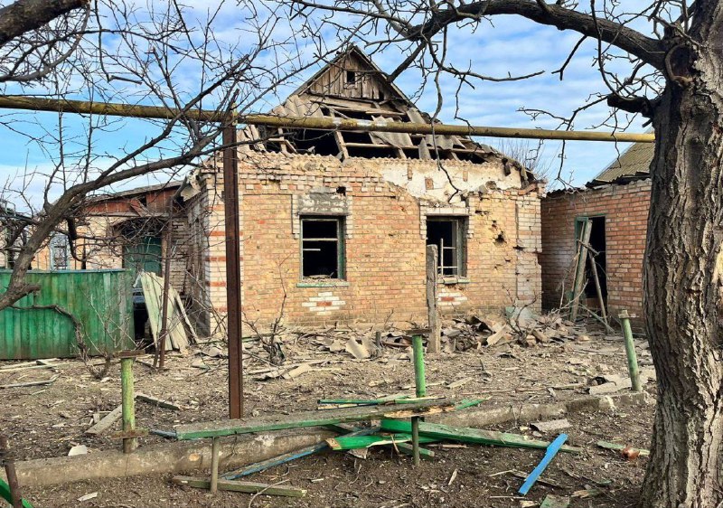 Rusya'nın Nikopol'a topçu ateşi açması sonucu 1 kişi öldü, 1'i çocuk 2 kişi yaralandı.