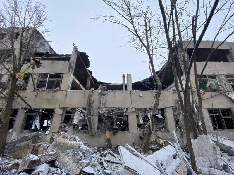 Пошкодження у Мирнограді Донецької області внаслідок обстрілу сьогодні вранці