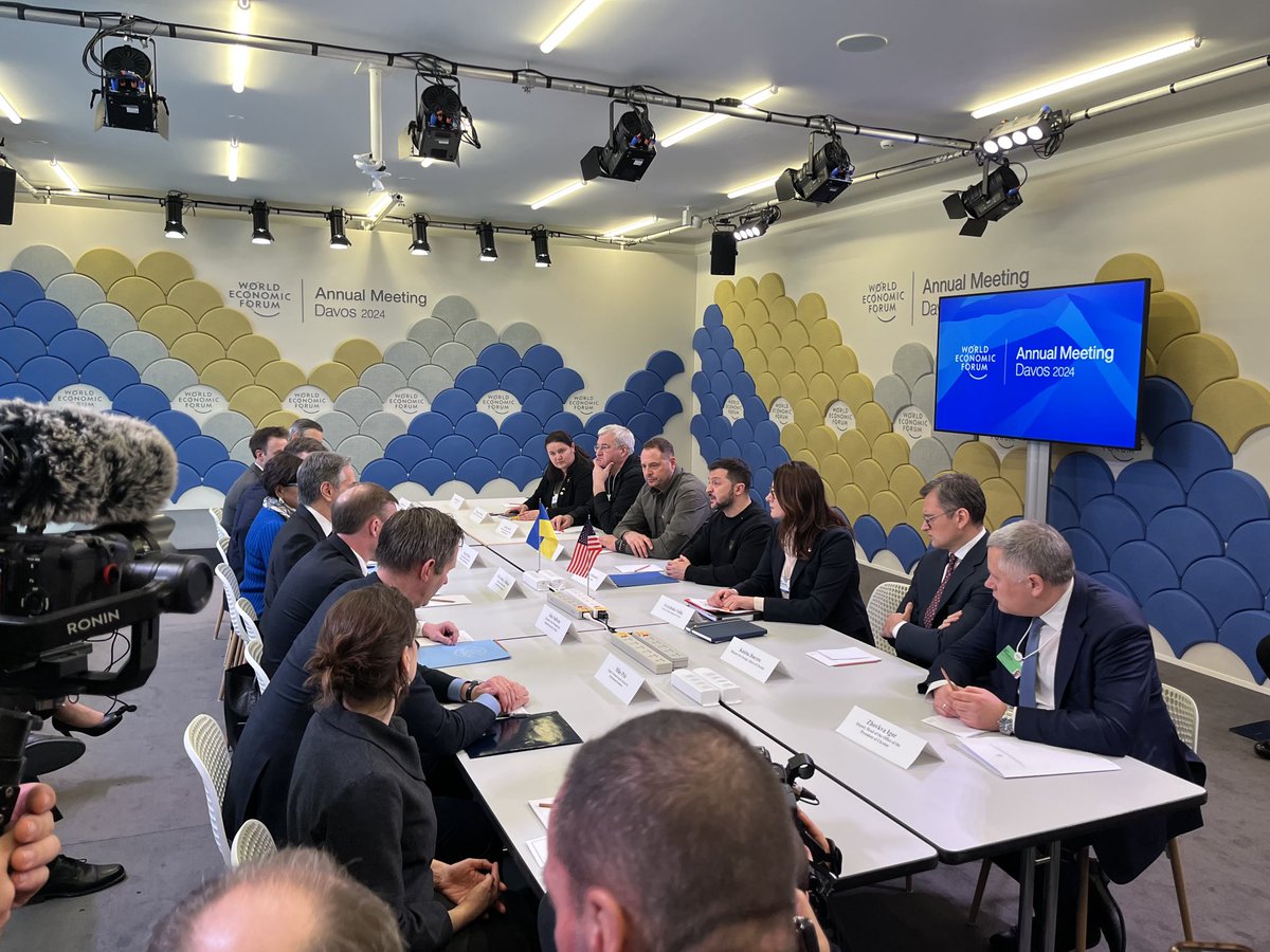 Blinken abre Davos con un encuentro con Zelensky. A pesar del bloqueo de financiación en el Congreso, Sullivan promete el apoyo de Estados Unidos hasta que Rusia fracase y Ucrania gane.