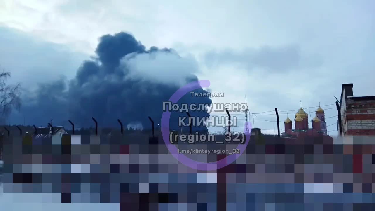 حريق في مستودع النفط في كلينتسي بمنطقة بريانسك