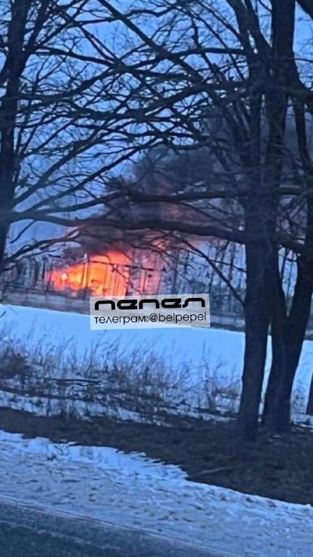 Belgorod bölgesinin Volokonovka köyündeki trafo merkezi drone saldırısı sonucu alev aldı
