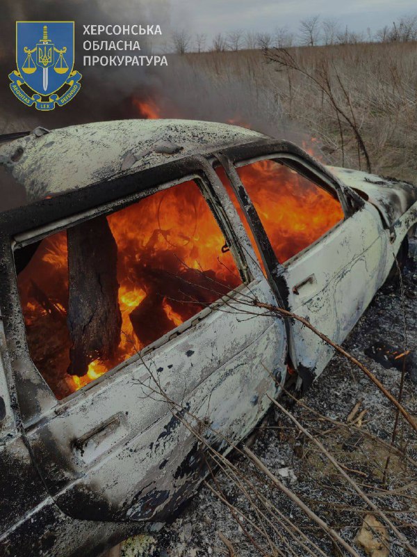 2 Leichen in einem Fahrzeug gefunden, das bei einem mutmaßlichen Drohnenangriff in der Nähe von Beryslav angegriffen wurde