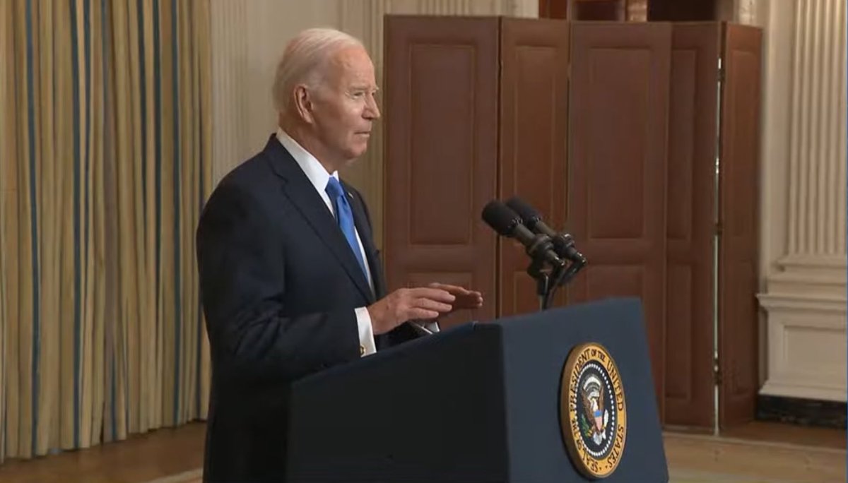 President Biden commented on the Senate's passage of the bipartisan supplemental agreement, urging the speaker, @SpeakerJohnson, to allow the full House to voice their opinions and not let a minority of the most extreme voices in the House block the bill.