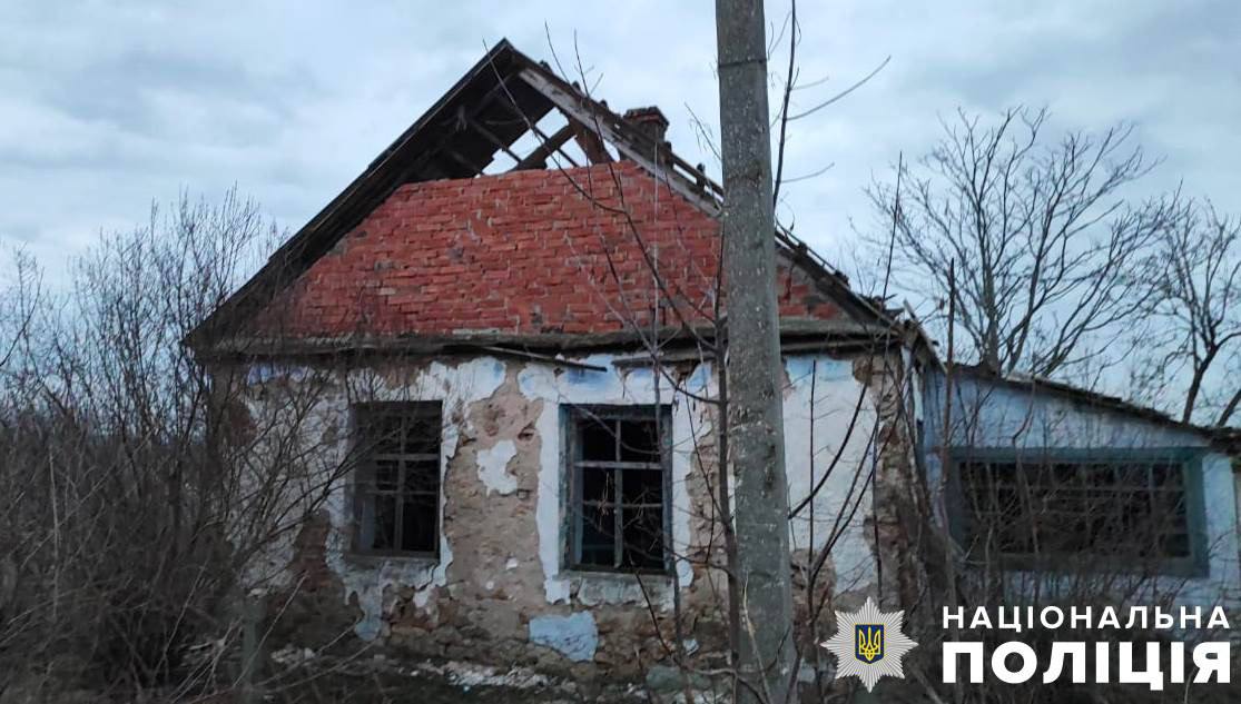 Una persona resultó herida cuando un dron ruso arrojó un artefacto explosivo en Beryslav