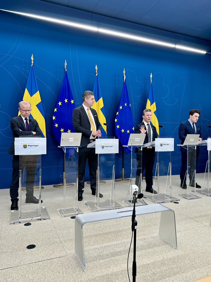 Сегодня Швеция объявила о крупнейшем пакете поддержки Украины. Пакет 15 будет стоить 7,1 миллиарда шведских крон (~ 683 миллиона долларов), в результате чего общая стоимость военной помощи Украине составит 30 миллиардов шведских крон. (~$2,9 млрд)