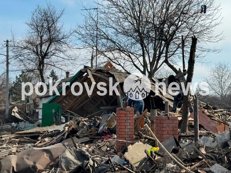 Damage in Myrnohrad as result of overnight shelling