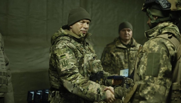 Der Oberbefehlshaber der Streitkräfte der Ukraine Syrskyi und Verteidigungsminister Umerov besuchten die Front
