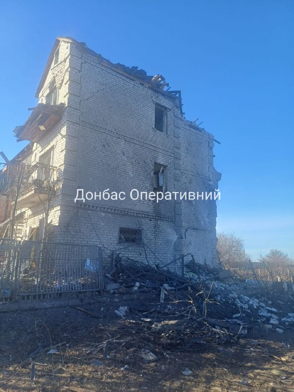 Destruction in Mykolaivka of Donetsk region as result of Russian missile strikes this morning