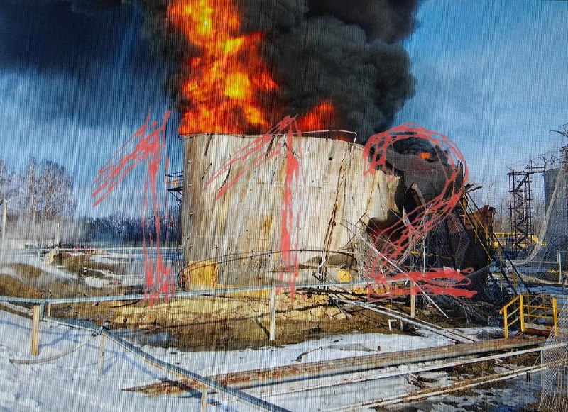 Пожар на нефтебазе в Белгородской области в результате атаки дрона