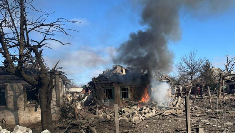 Rus ordusu Toretsk'i bombaladı
