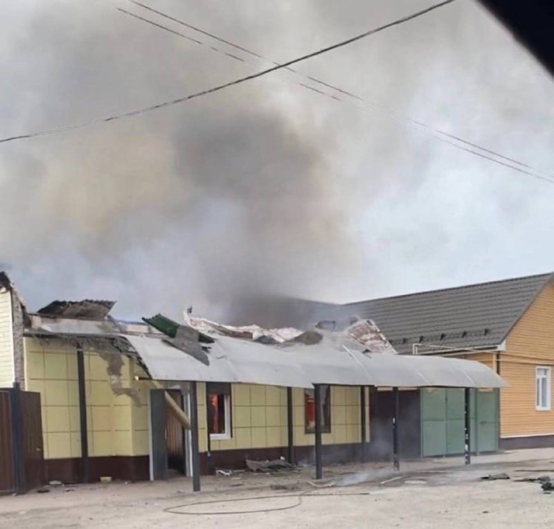 Incendio en Tyotkino como consecuencia de un bombardeo