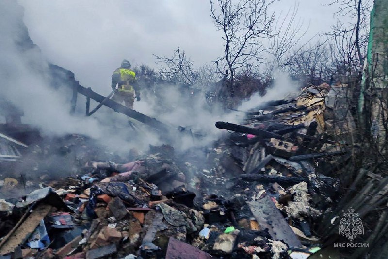 Разрушения в Петровском районе Донецка в результате обстрела