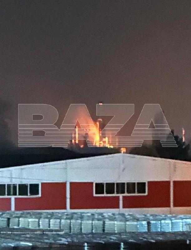 Дроны атаковали нефтеперерабатывающий завод в Славянске-на-Кубани, вызвав пожар