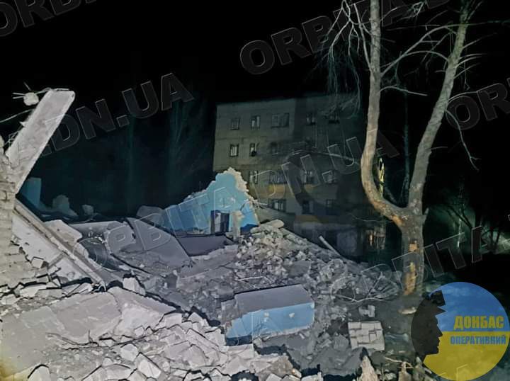 Myrnohrad'da gece boyunca yapılan füze saldırıları sonucu yıkım
