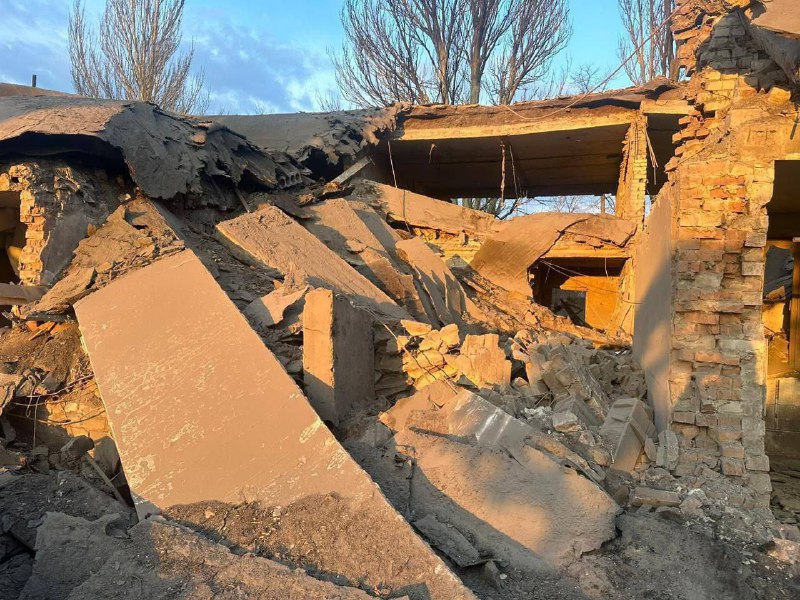 الدمار في بلدة نوفوهروديفكا في منطقة دونيتسك نتيجة القصف الروسي