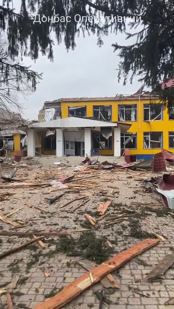 الدمار في شاخوف في منطقة دونيتسك