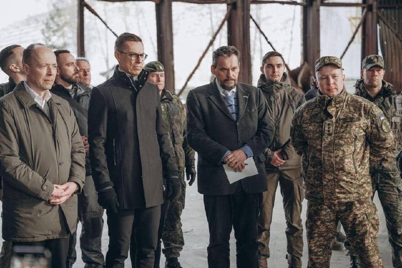 Der finnische Präsident Alexander Stubb besucht die Ukraine