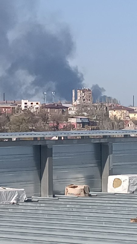 Mariupol'da büyük yangın bildirildi