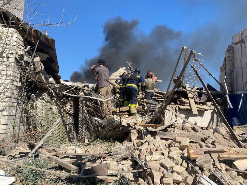 Aumenta a 3 el número de muertos por el ataque aéreo ruso en Liptsy y 2 heridos más
