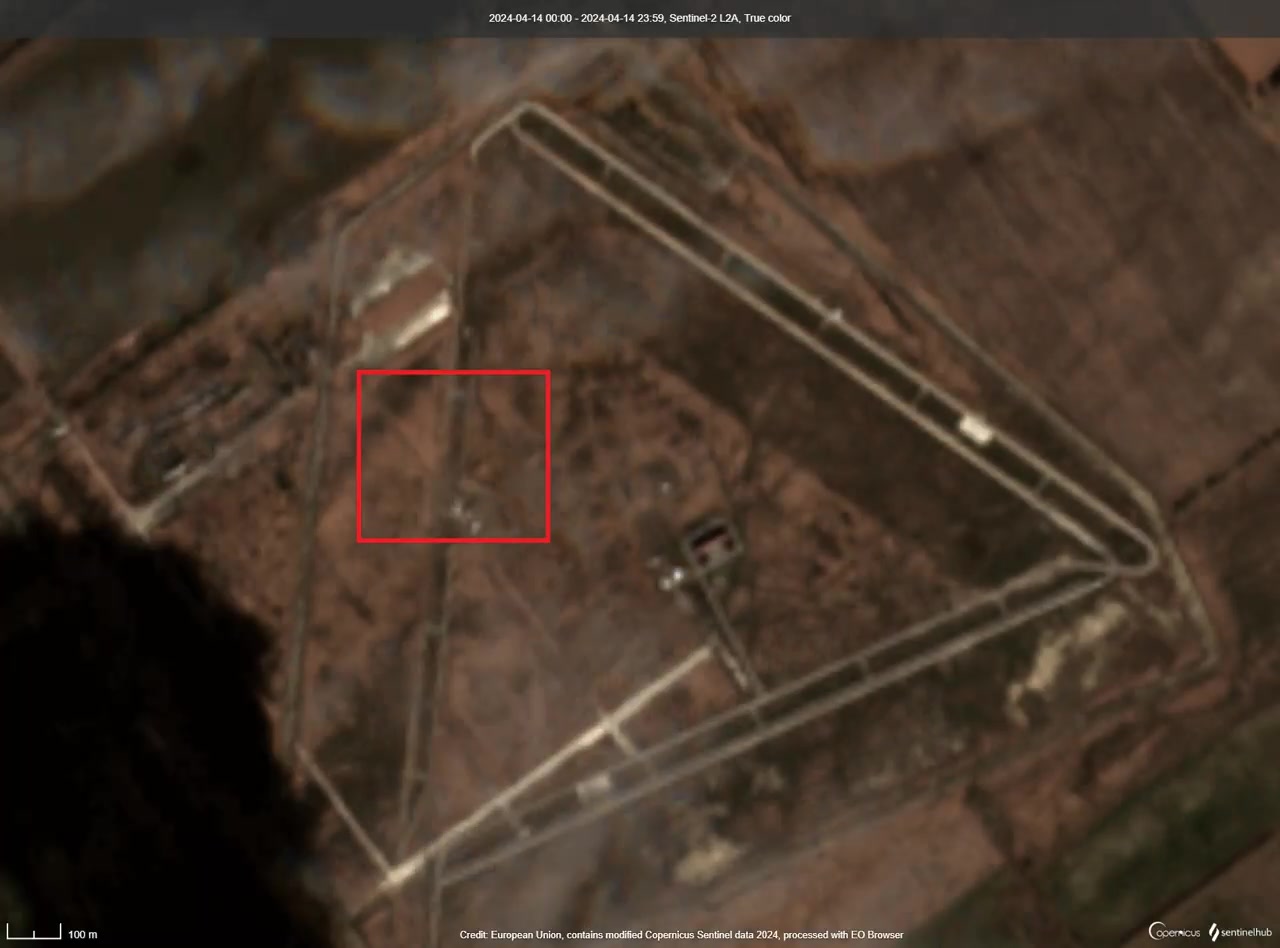 Ukrainian forces appear to have struck and damaged one of the receiving antennas on Russia's only 29B6 Container over-the-horizon radar, located outside of Kovylkino. Sentinel-2 imagery from earlier today shows a roughly 200m patch of scorched ground along the western antenna