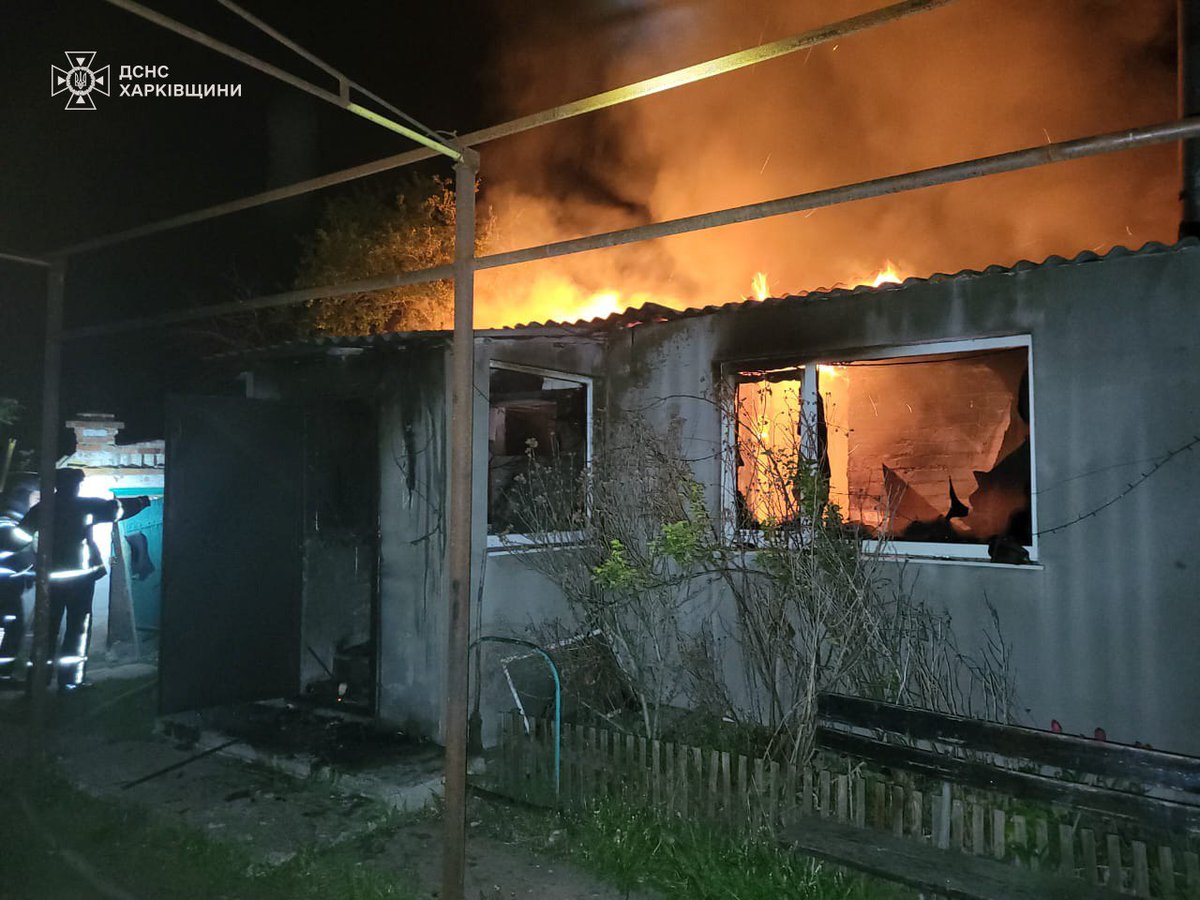 L'armée russe a bombardé les villages de Lyptsi, Kruhliakivka et Hlushkivka de la région de Kharkiv, provoquant des incendies.