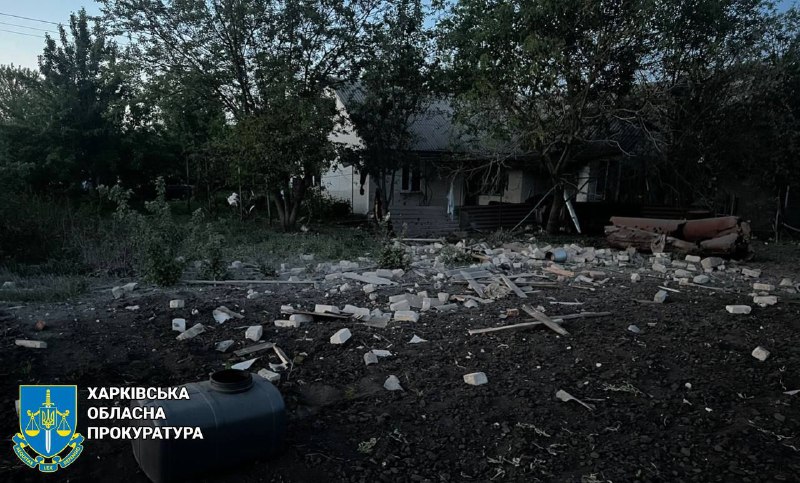 Bei einem russischen Angriff im Dorf Novoosynove im Bezirk Kupiansk wurde eine Person getötet