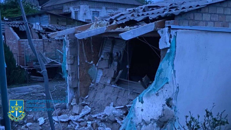 Nikopol'a topçu ateşi sonucu biri çocuk 3 kişi yaralandı