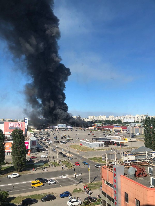 At least 2 person killed, 4 wounded, as result of Russian bombardment in Kharkiv. Large shopping mall is on fire