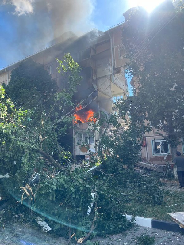 3 wounded as residential building has partially collapsed in Schebekyno of Belgorod region. Local authorities say due to shelling