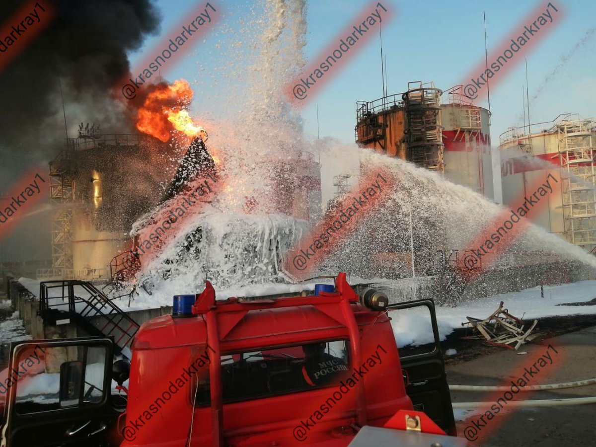 Secuelas del ataque con aviones no tripulados en la aldea Pavlovskaya del Krai de Krasnodar