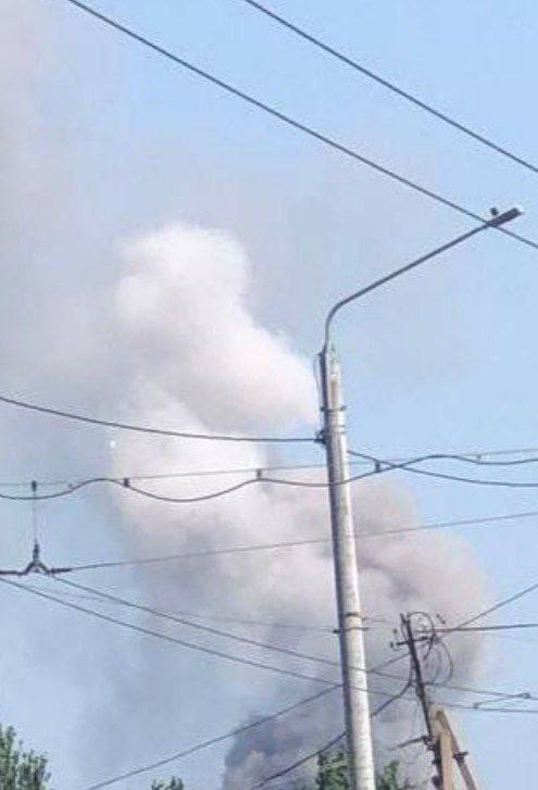 El humo se eleva tras los ataques con misiles en Kramatorsk