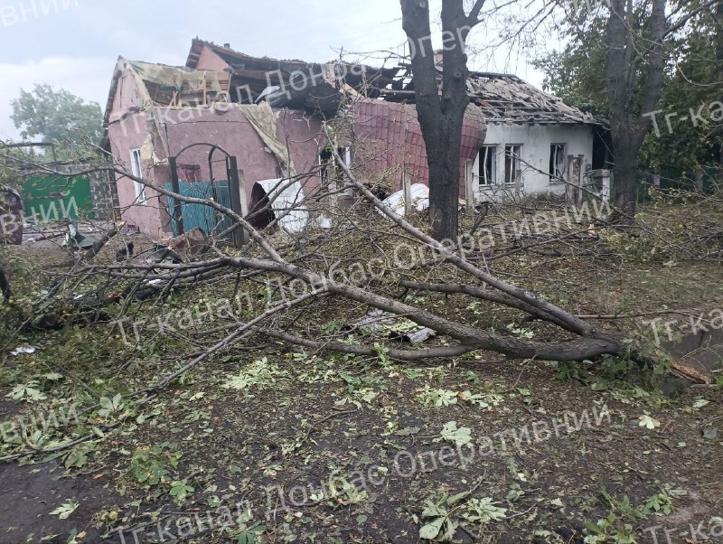 Разрушения в Новогродовке в результате ночного российского обстрела