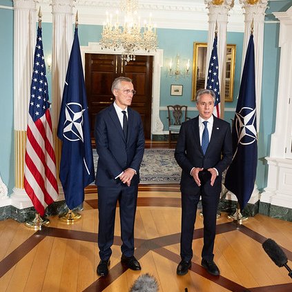 NATO to make 'important decisions' on Ukraine this week, @NATO Chief @jensstoltenberg says at the State Dept. We  will make decisions on Ukraine, and I think what you have seen over the  last days demonstrates the need to step up our support for Ukraine.