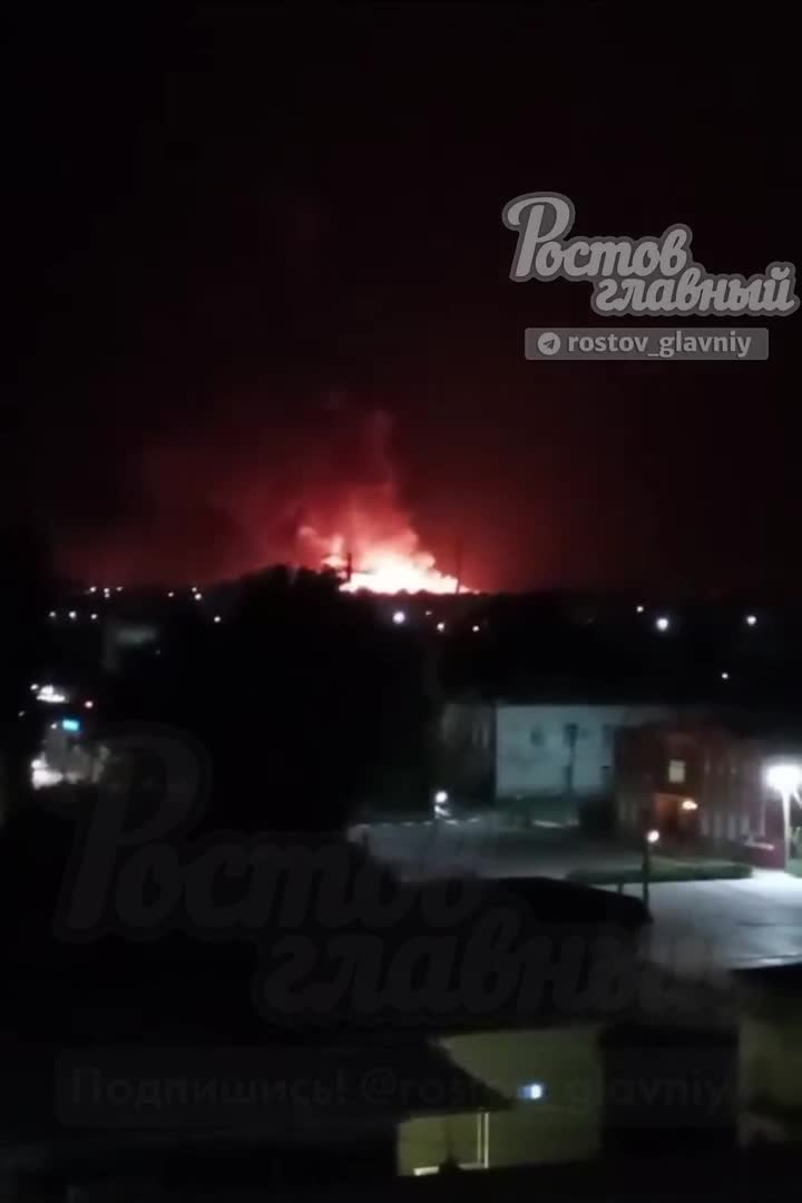 El incendio en la base aérea de Morozovsk es visible a muchos kilómetros de distancia