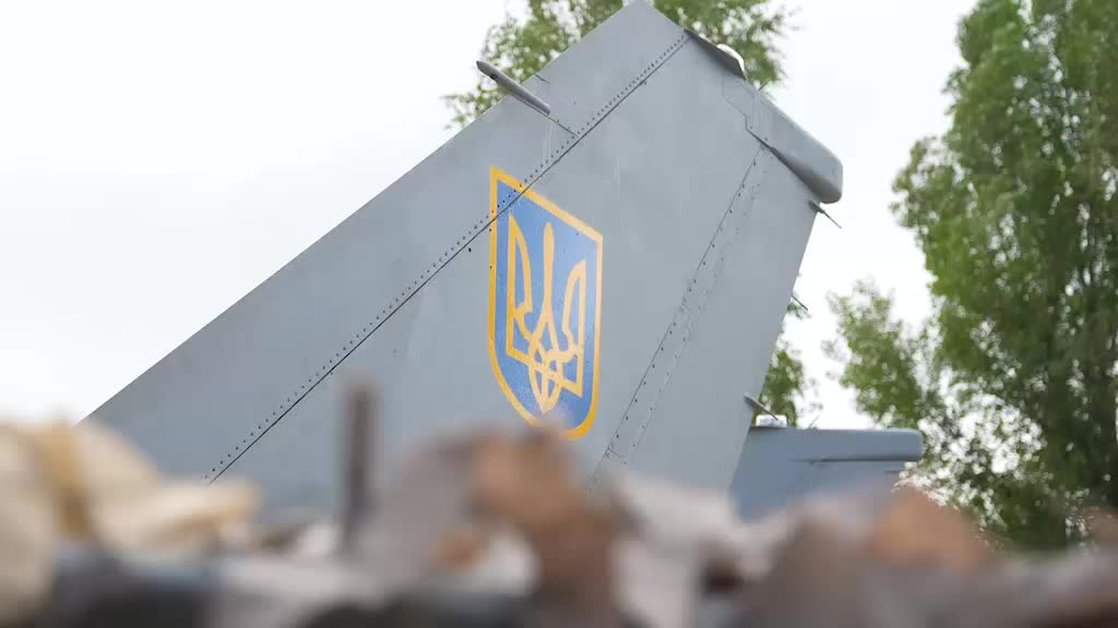 President Zelensky published the first video of F-16 in Ukraine