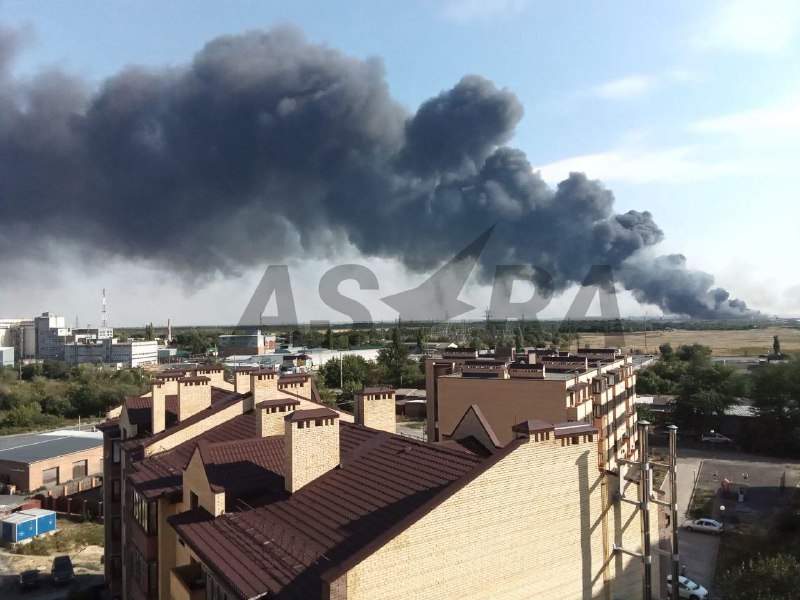 Big fire in Azov of Rostov region, according to local authorities warehouse with used tires is burning