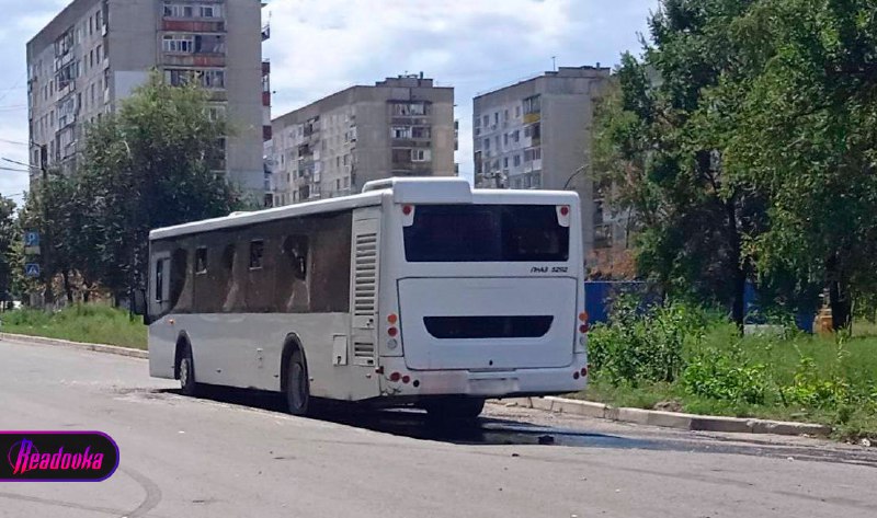 1 Person getötet, 28 verletzt durch Beschuss des Busses in Lysychansk