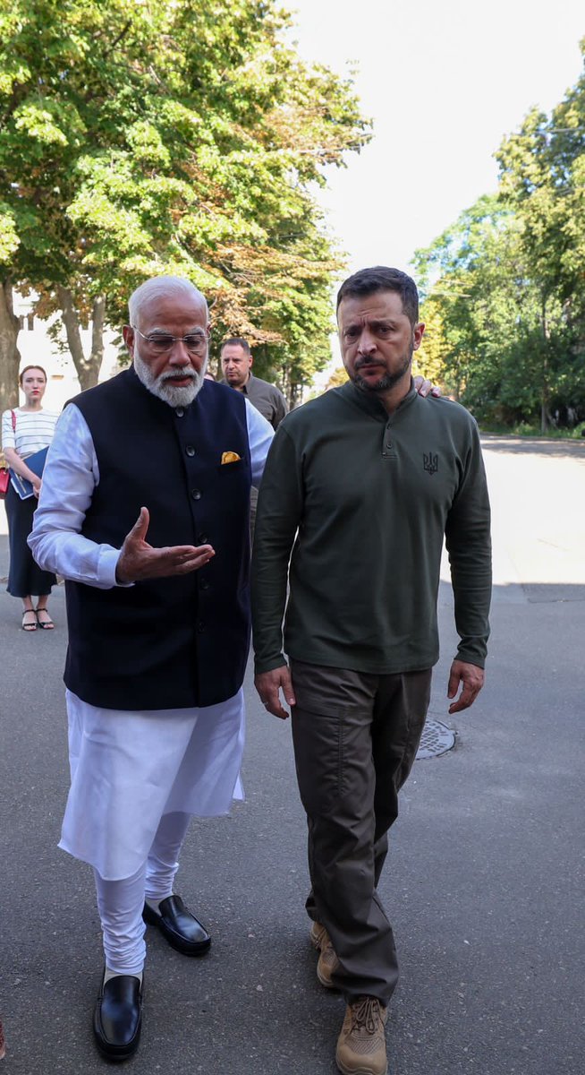 Treffen zwischen Premierminister Modi und Präsident Selenskyj in Kiew