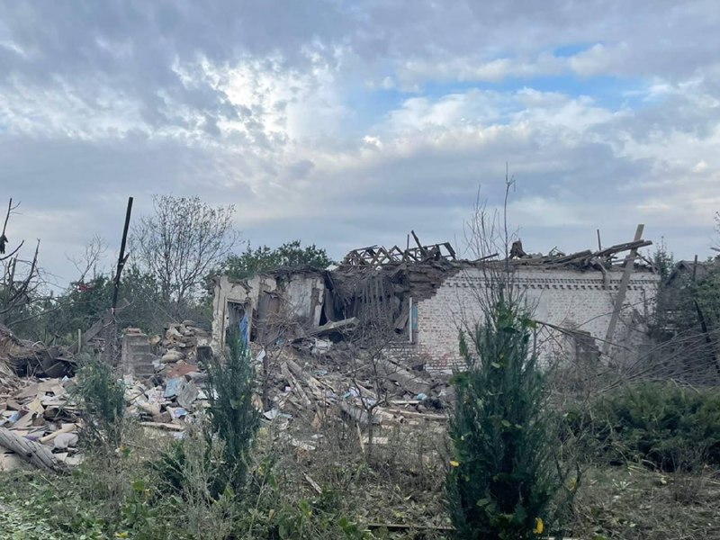 Cuatro personas murieron en un ataque aéreo ruso en la aldea de Izmailivka, distrito de Pokrovsk, región de Donetsk