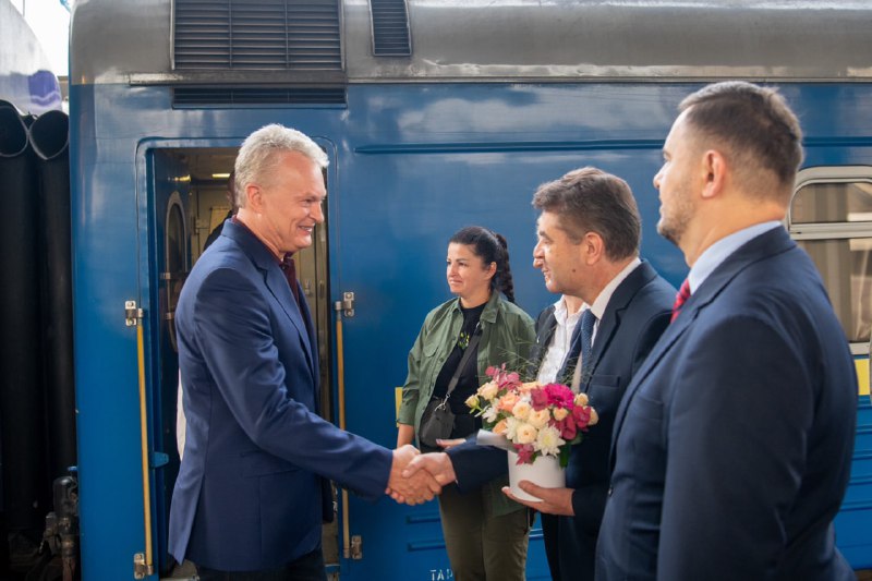 El presidente de Lituania, Gitanas Nauseda, la primera ministra de Letonia, Evika Silinia, y el presidente del Senado de la República Checa, Miloš Vystrchyl, llegaron a Ucrania. Hoy se celebrará en Kyiv la cumbre de la Plataforma de Crimea.