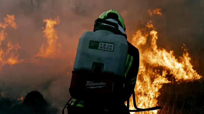 Incendie dans une infrastructure critique du district de Bashtanka, région de Mykolaïv, à la suite d'une frappe de drone pendant la nuit