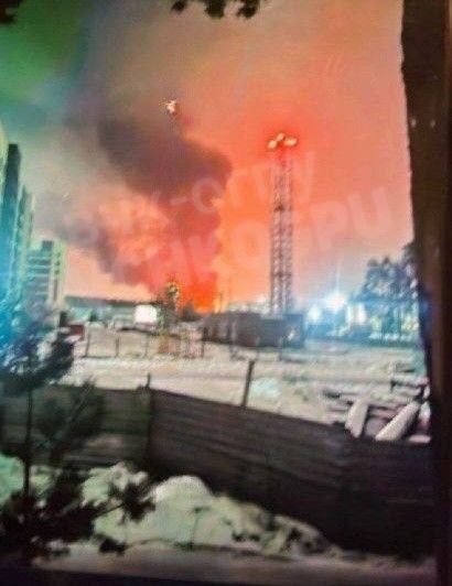 Chemical plant in Seltso town of Bryansk region was reportedly targeted in an attack. Big fire on the site